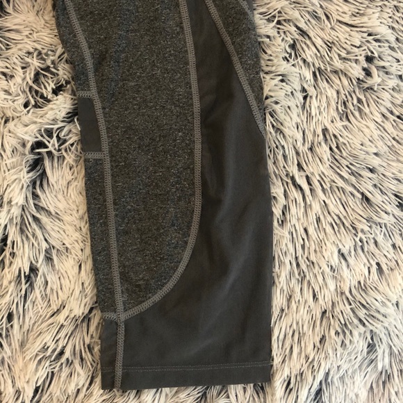 Gymshark gray mesh-paneled cropped leggings (S) - Picture 2 of 6